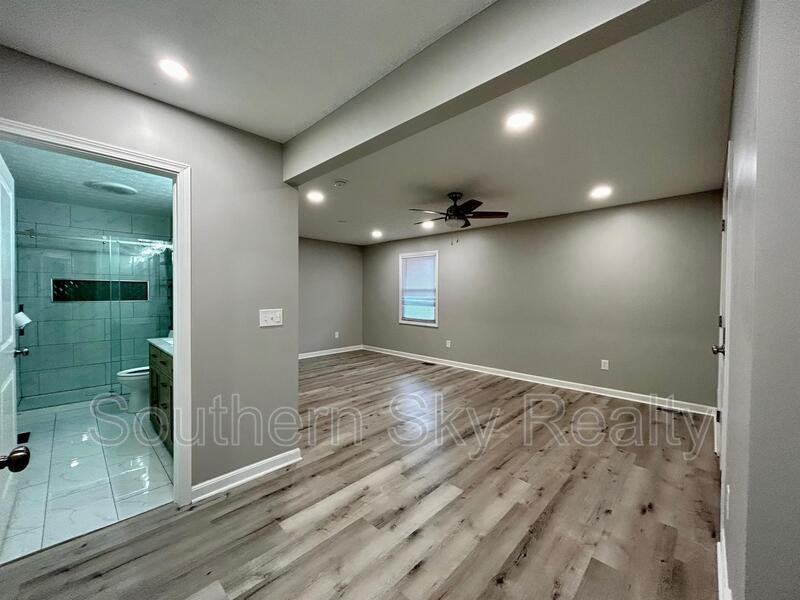 2723 Priscilla Ave - Photo 3 of 10