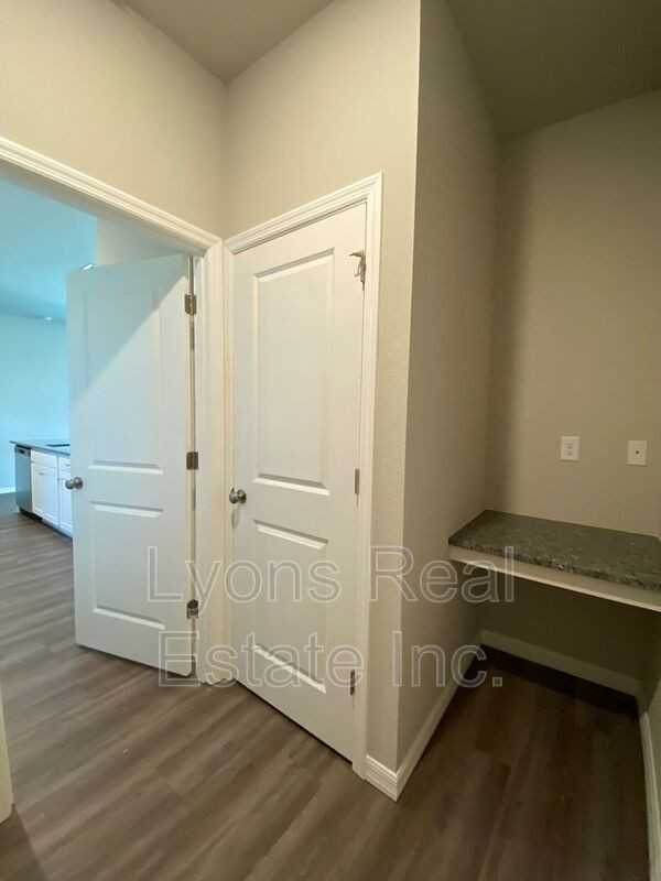 2497 Courtland Ave - Photo 5 of 17