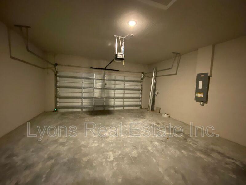 2497 Courtland Ave - Photo 7 of 17