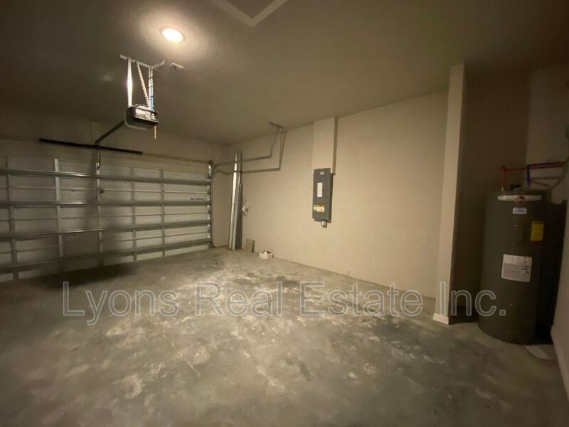 2497 Courtland Ave - Photo 6 of 17