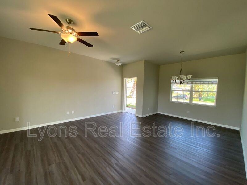 2497 Courtland Ave - Photo 2 of 17