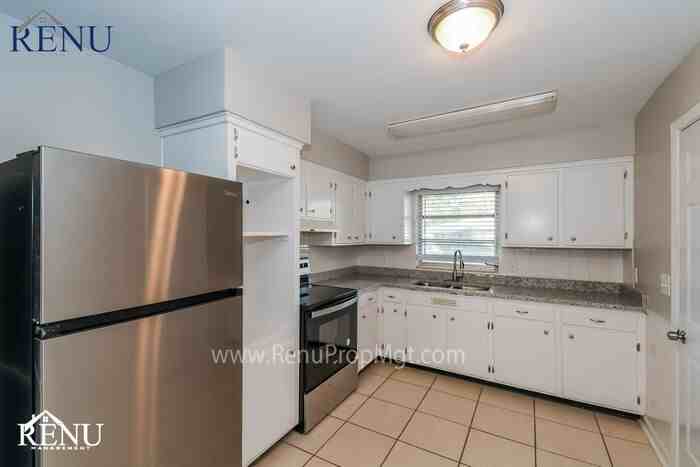 2413 Buttonwood Dr - Photo 3 of 18