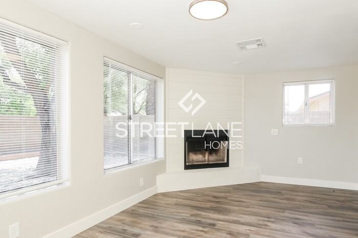 11219 N 41st Ave - Photo 2 of 15