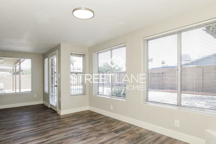 11219 N 41st Ave - Photo 3 of 15