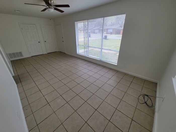 826 Jane Dr - Photo 2 of 6