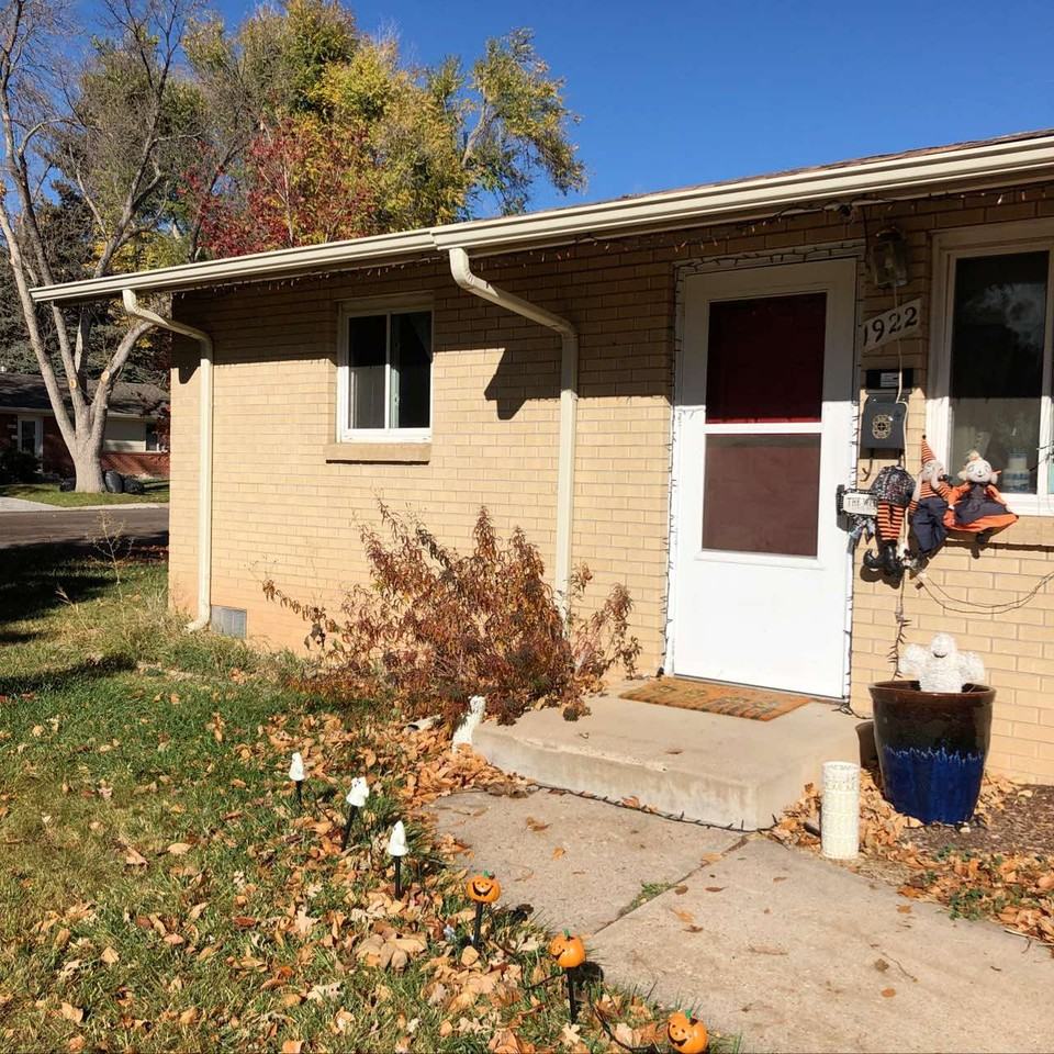 1920 & 1922 Clearview Avenue - 1922 #1922 - Photo 2 of 12