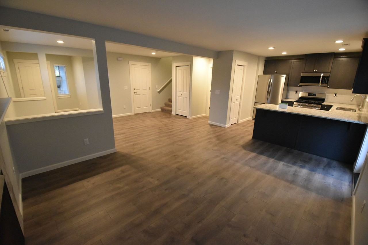 9835 15th Pl Se - Photo 3 of 12