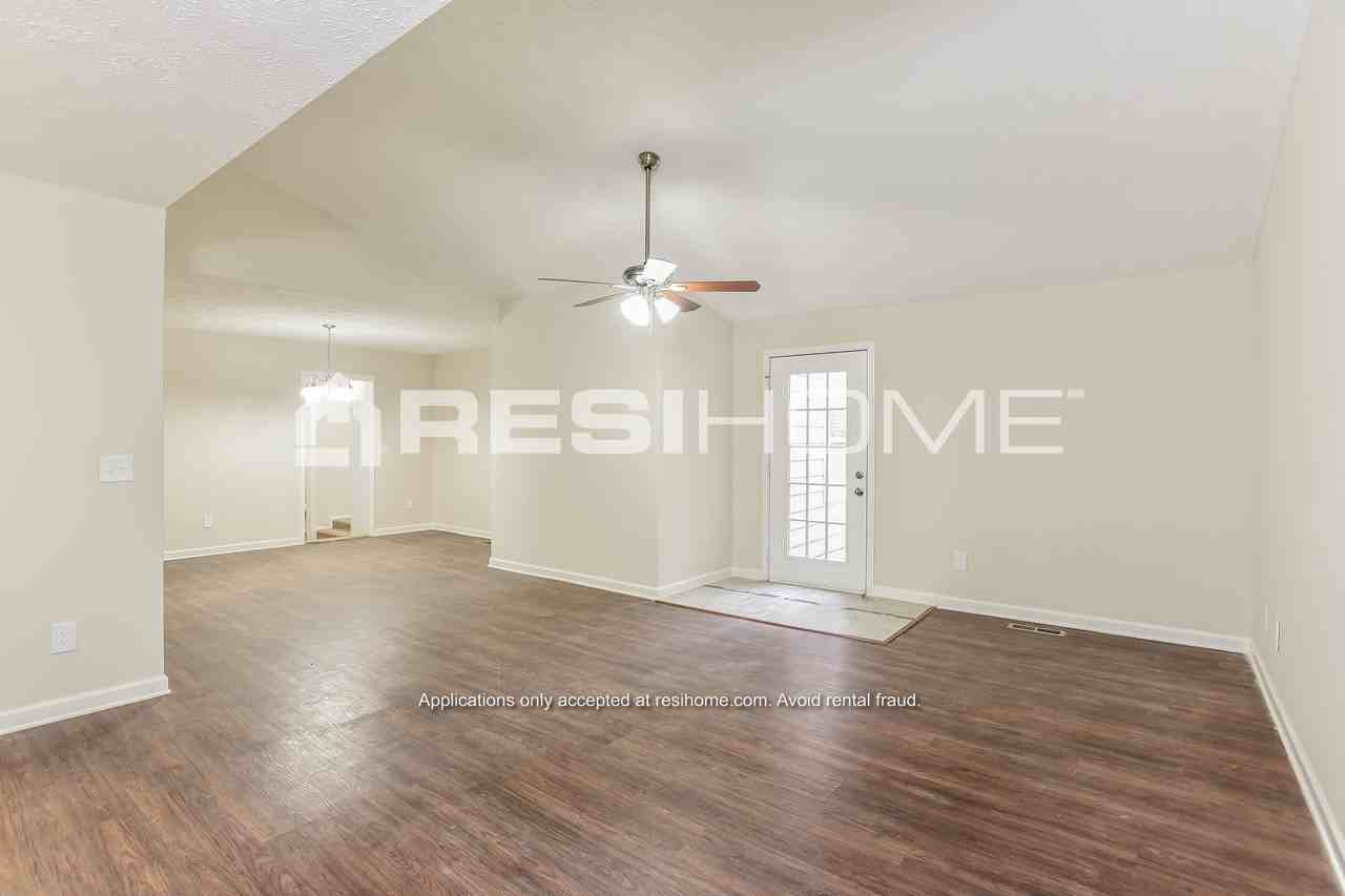 4705 Reischa Dr - Photo 3 of 18