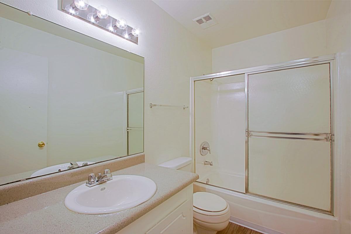 1717 W Glendale Ave - Photo 3 of 23