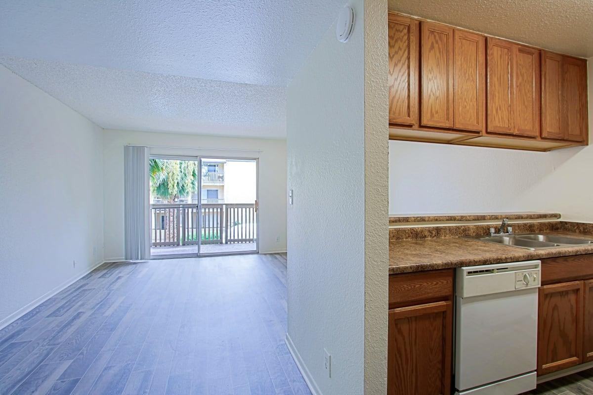 1717 W Glendale Ave - Photo 5 of 23