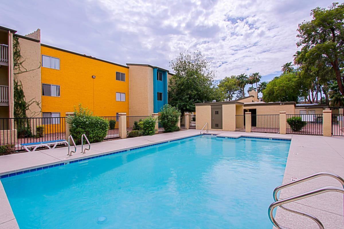 1717 W Glendale Ave - Photo 5 of 23