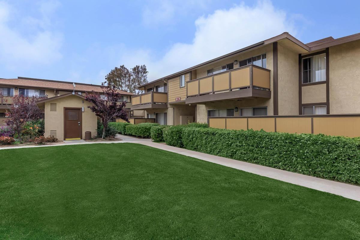 301 W Vineyard Ave - Photo 5 of 34