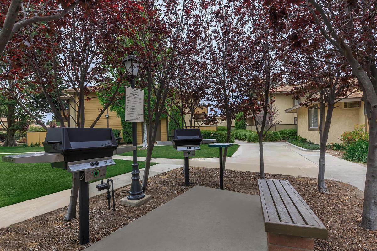 301 W Vineyard Ave - Photo 2 of 34