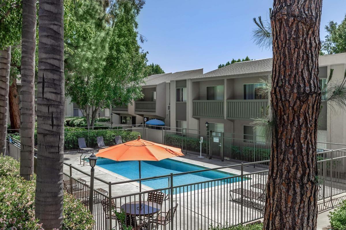 825 Tamarack Ave - Photo 5 of 14