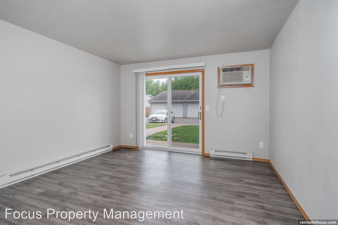1325 Vandenbroek Rd - Photo 2 of 18