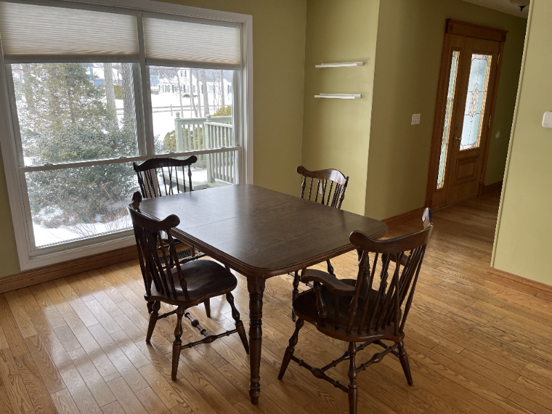 559 Malletts Bay Ave - Photo 5 of 23