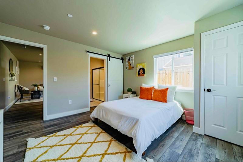 2408 Quaker St - Photo 2 of 6