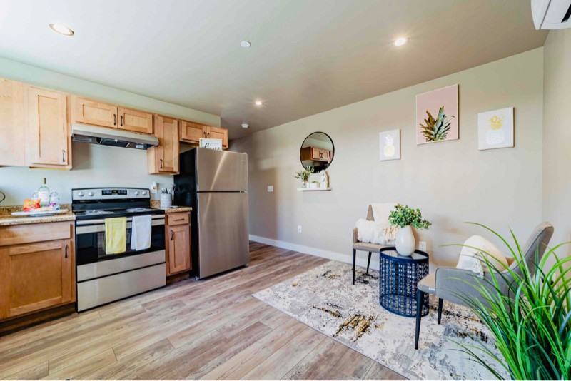 2408 Quaker St - Photo 4 of 6