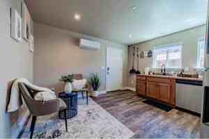 featured image of 2408 Quaker St