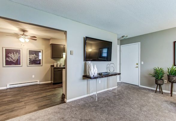 1109 Brookview Dr #13 - Photo 2 of 5