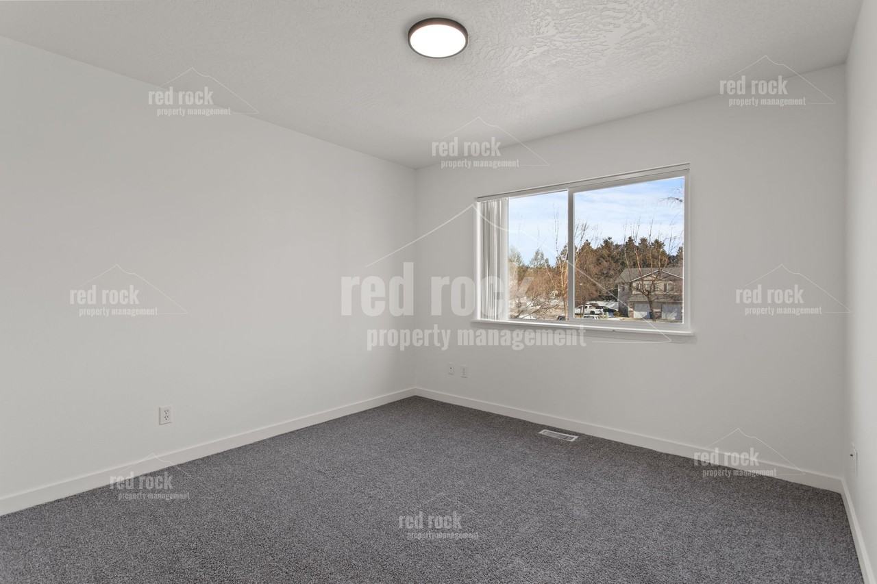 4935 N Jasmine Ln #1 - Photo 7 of 18