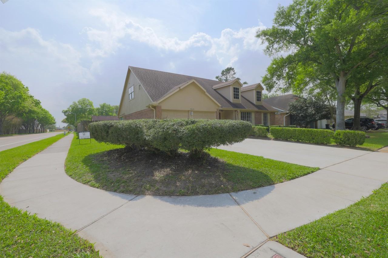 2825 Hickory Limb Ct #2825 - Photo 2 of 32