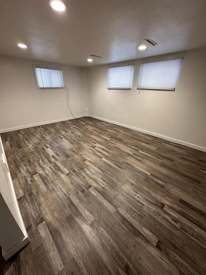 1106 35th St S Lowr - Photo 2 of 12