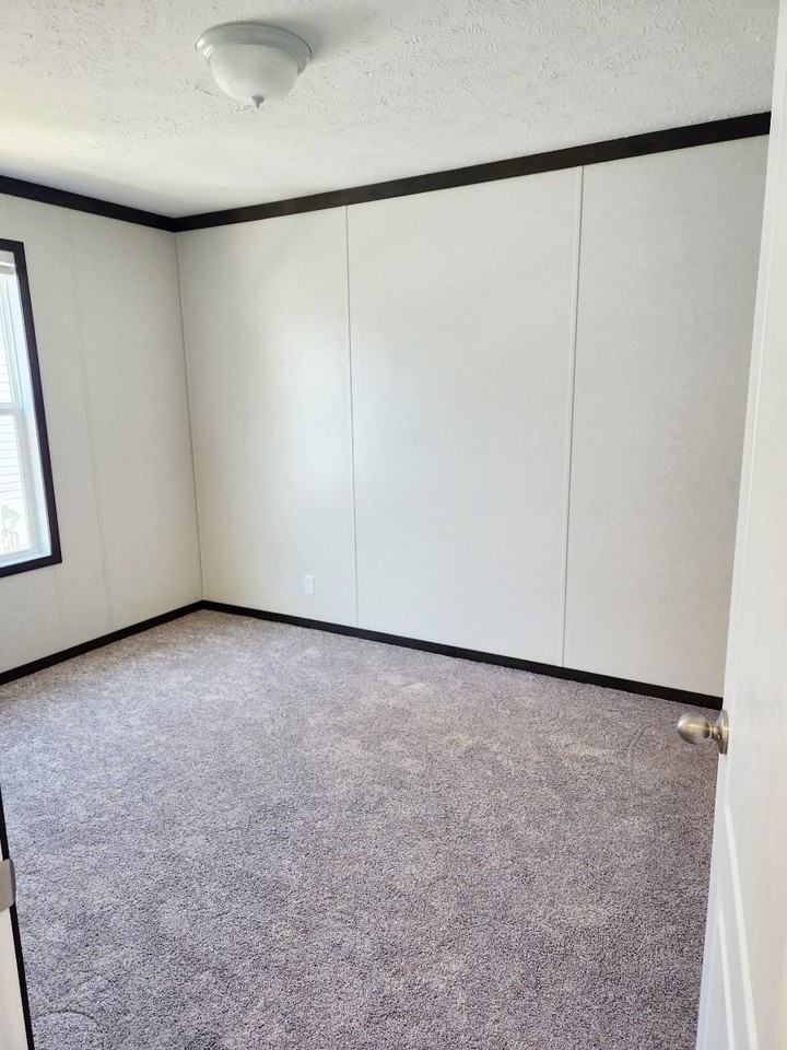 925 E Liberty Ln #40 - Photo 3 of 3