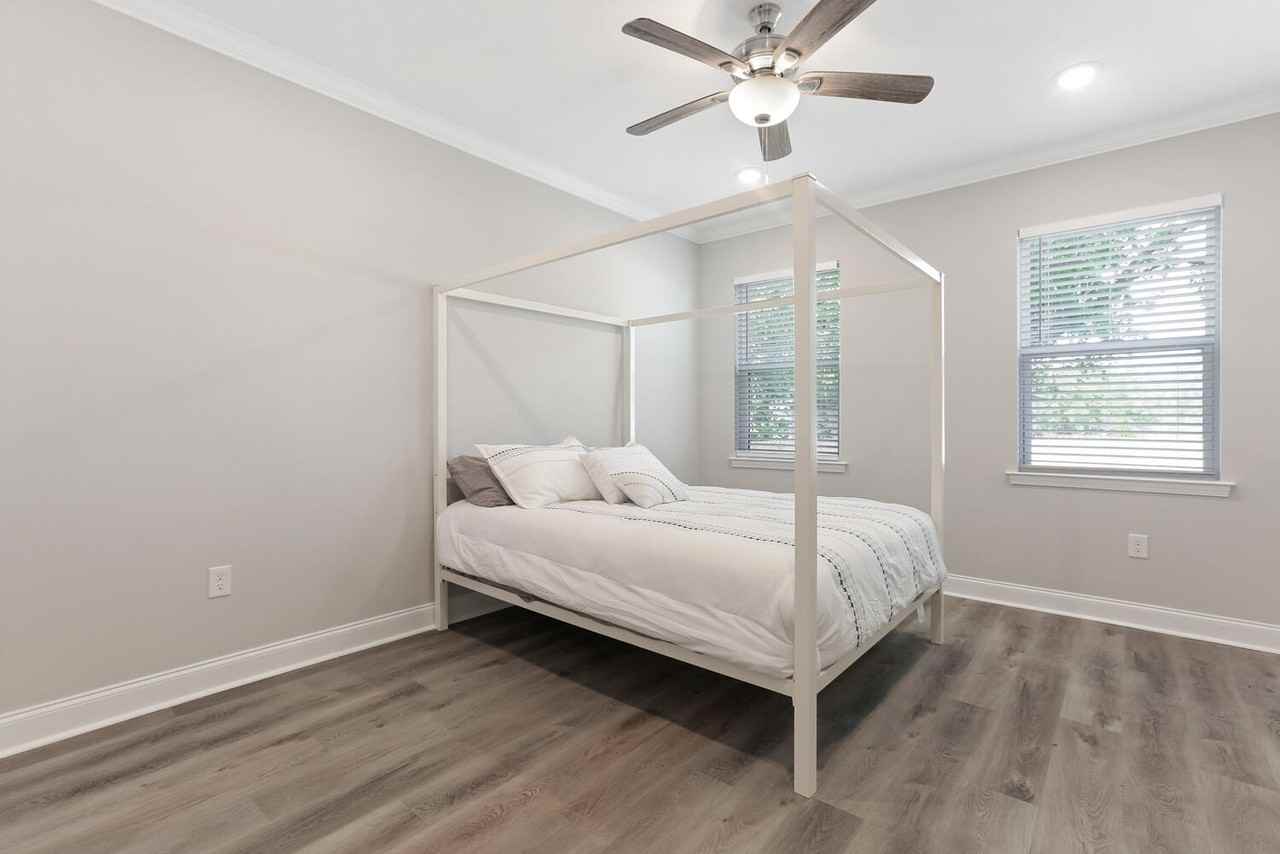 3312 Broadway St - Photo 3 of 18