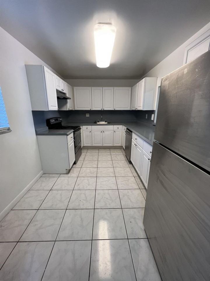 8461 Springtree Dr Apt 401a