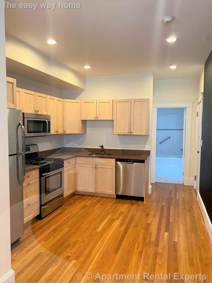 210 Massachusetts Ave #6