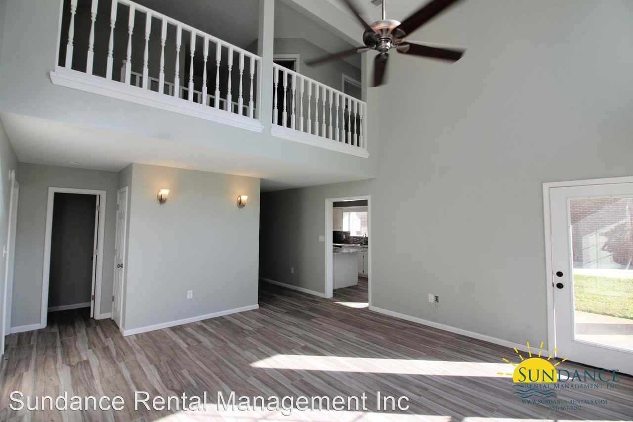 2910 Shalimar Ln - Photo 3 of 18