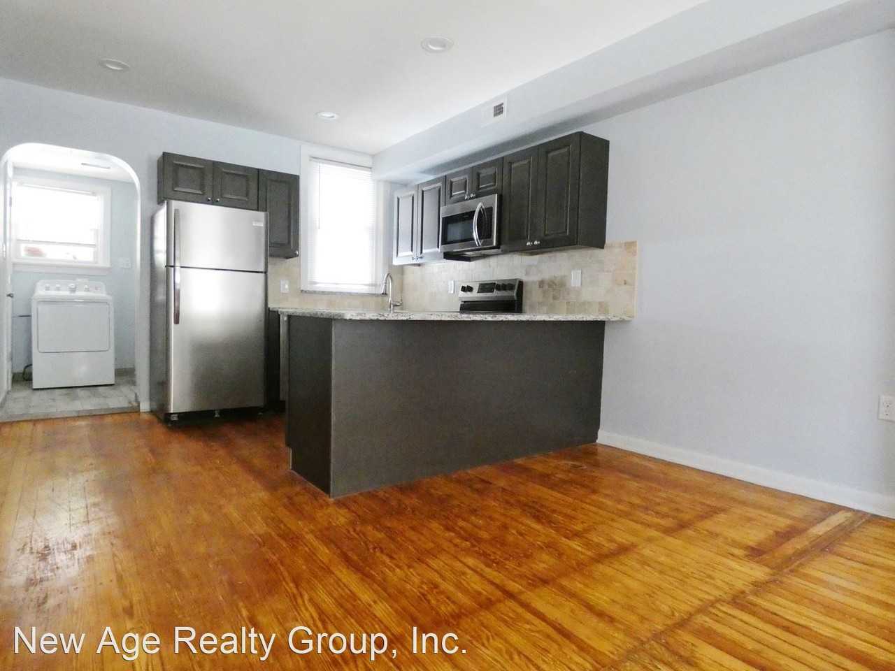 4513 Saint Davids St - Photo 3 of 19