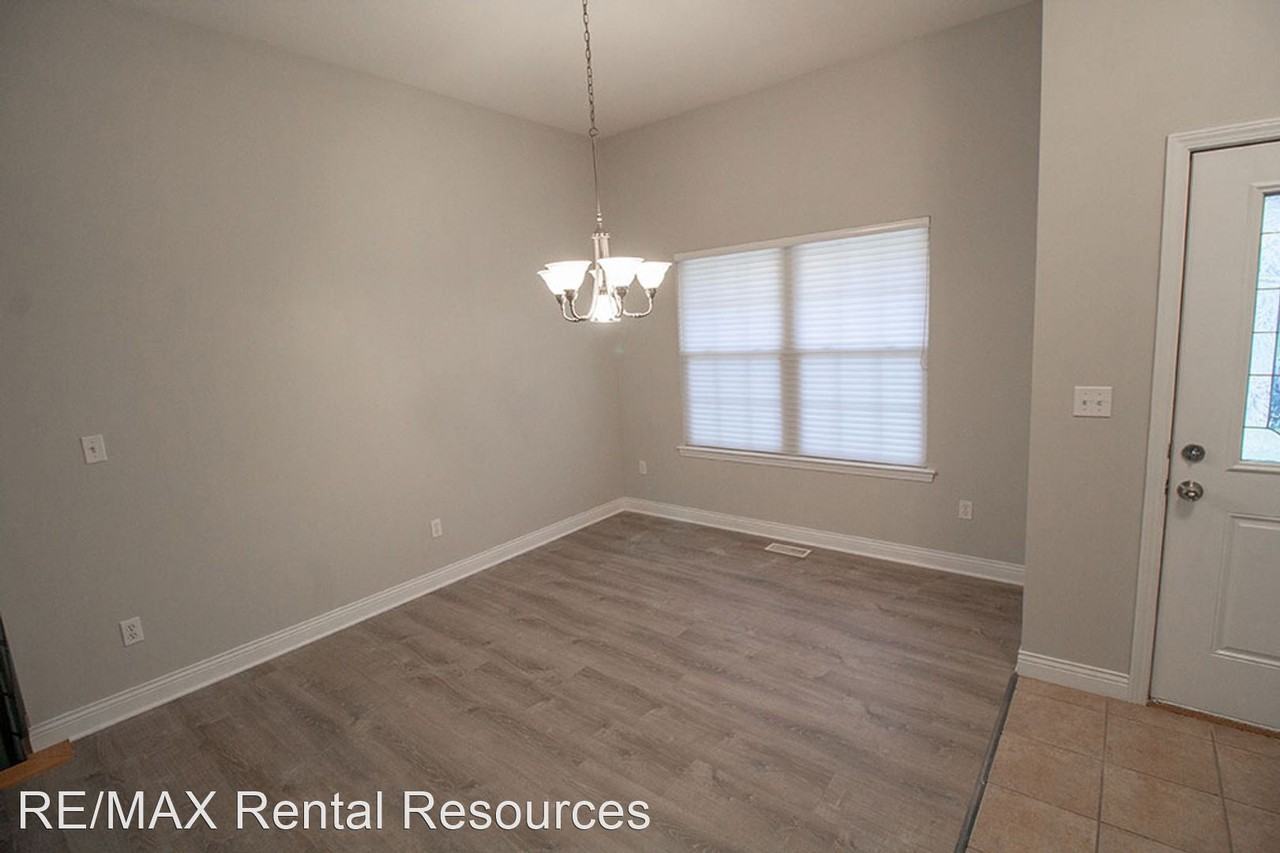 2644 Dewey Ln - Photo 2 of 33