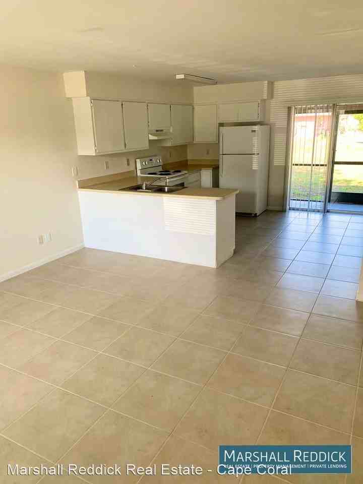 524-526 SE 24th Avenue - Photo 2 of 16