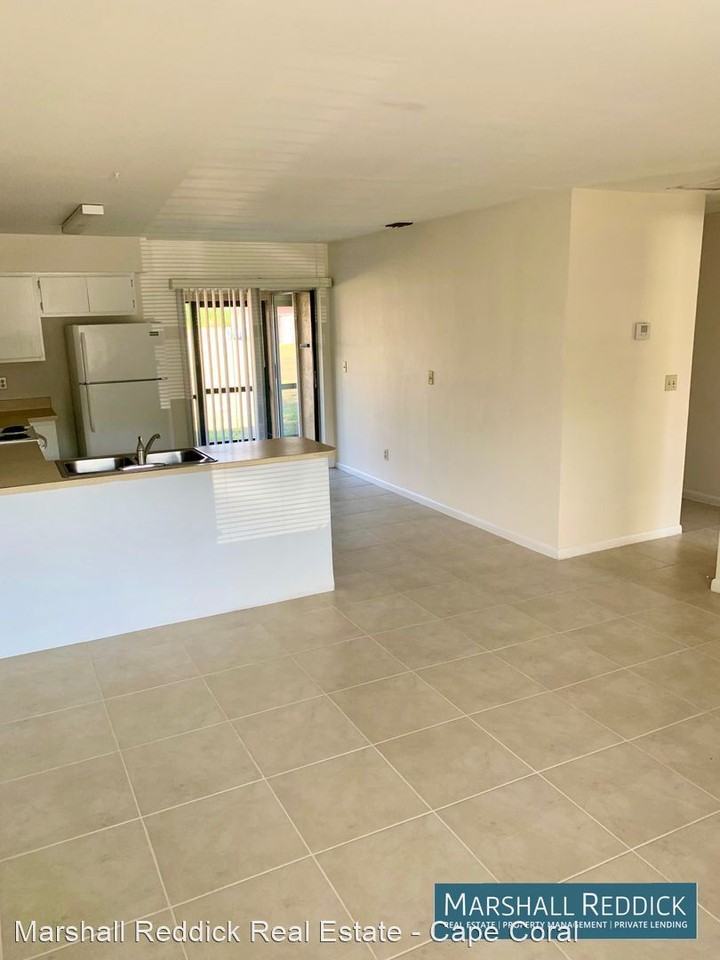 524-526 SE 24th Avenue - Photo 3 of 16