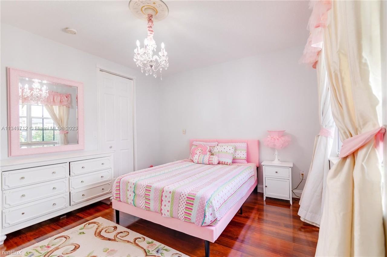 15256 Sw 37th St - Photo 2 of 11