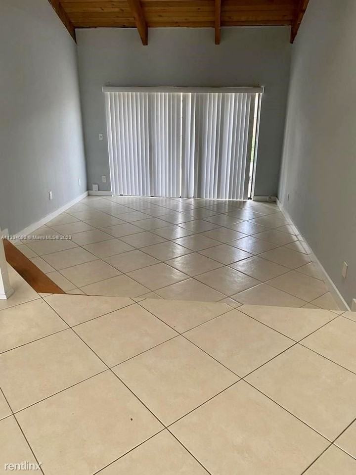 8051 Sw 21st Ct - Photo 3 of 5