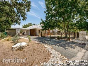 129 N Plant Ave - Photo 2 of 22