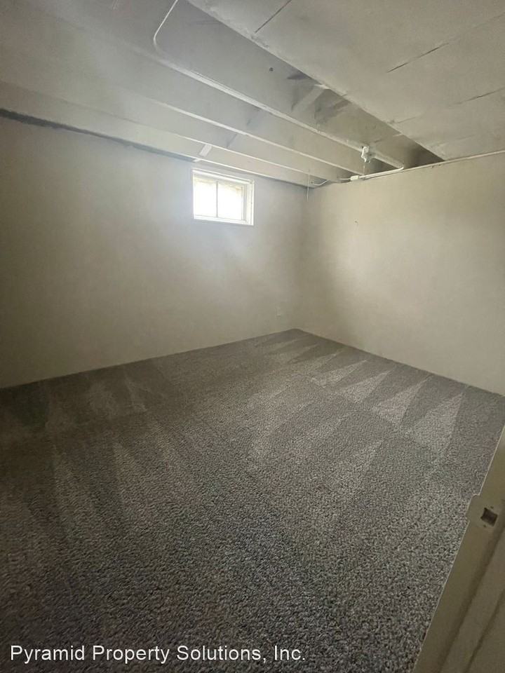 5711 Francis Ave - Photo 3 of 16