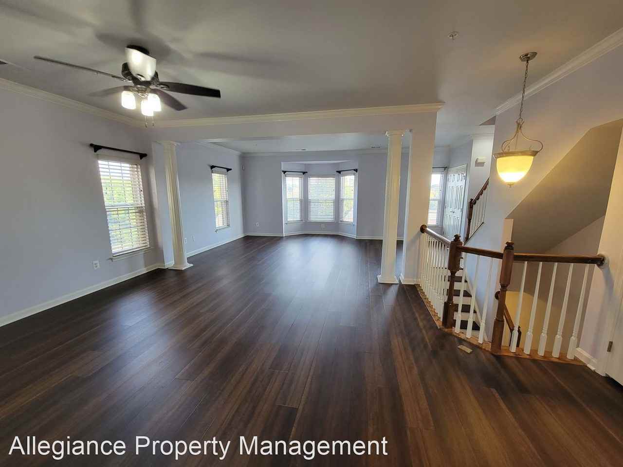 9523 Center St - Photo 2 of 8