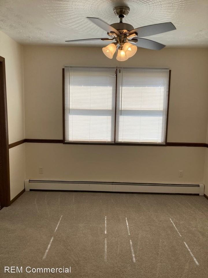 8421 - 8423 Colwyn Ct - Photo 3 of 12