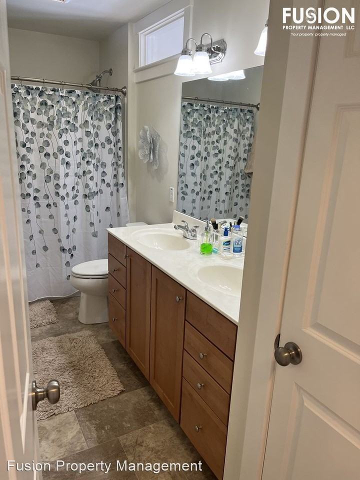 123 S Jefferson Rd - Photo 3 of 32