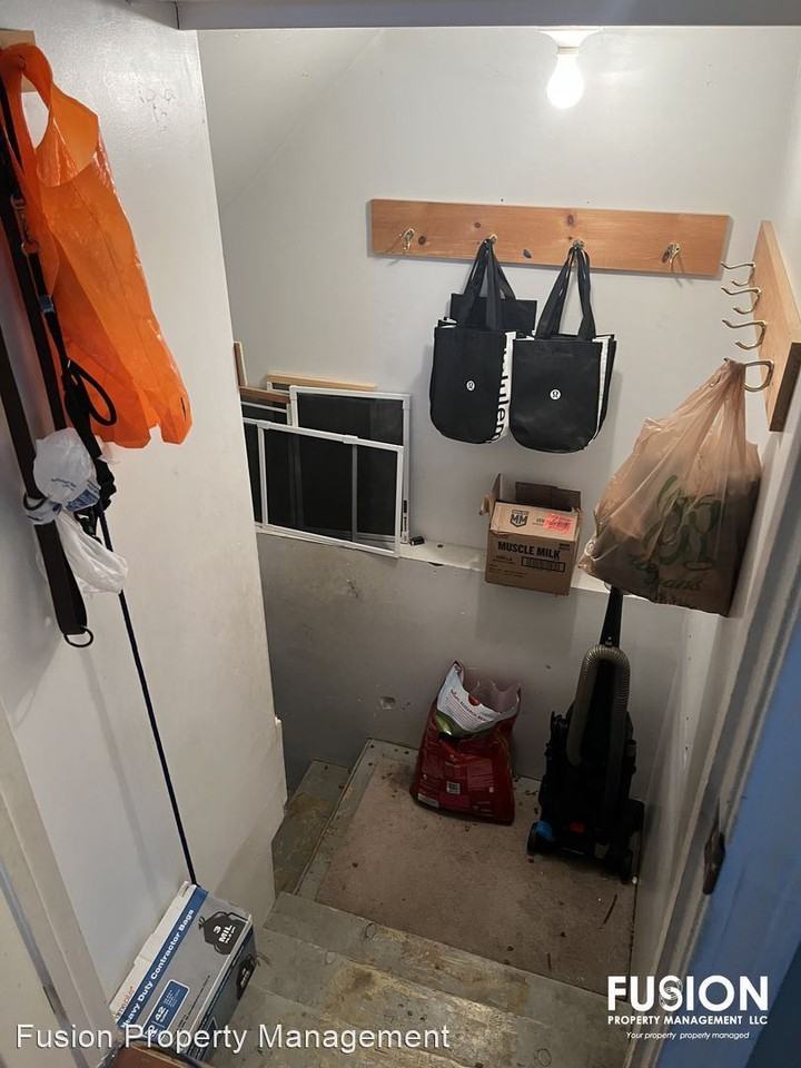 12 Elizabeth St - Photo 3 of 24