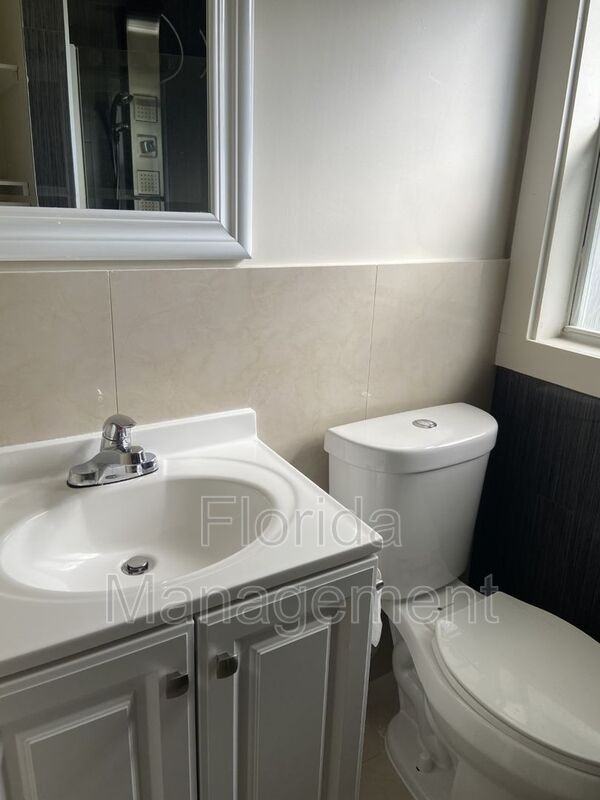 1101 Nw 7th Ave #2 - Photo 2 of 12