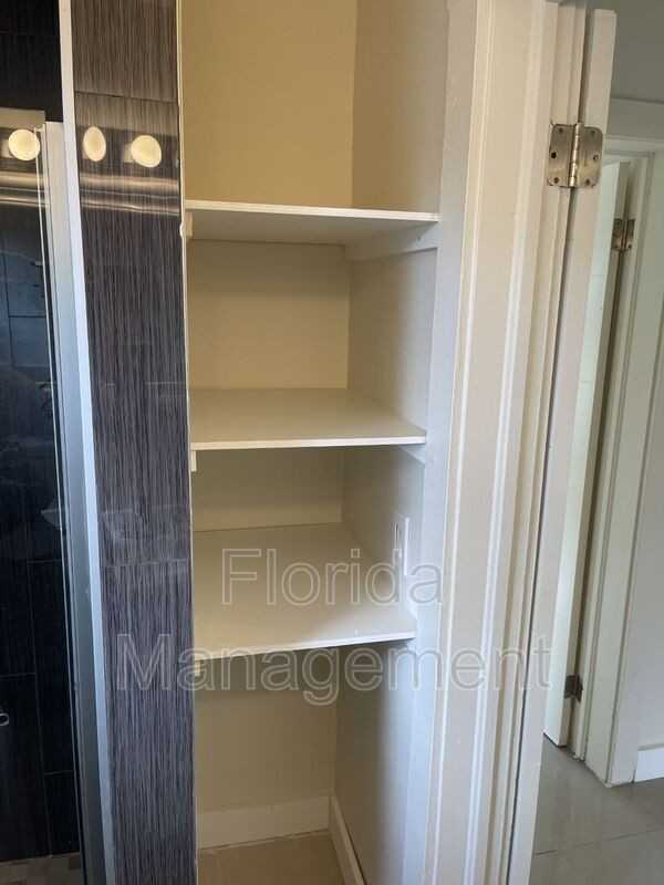 1101 Nw 7th Ave #2 - Photo 3 of 12