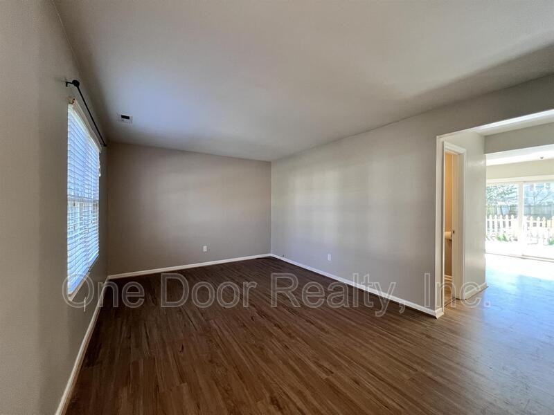 1103 London Company Way - Photo 2 of 26