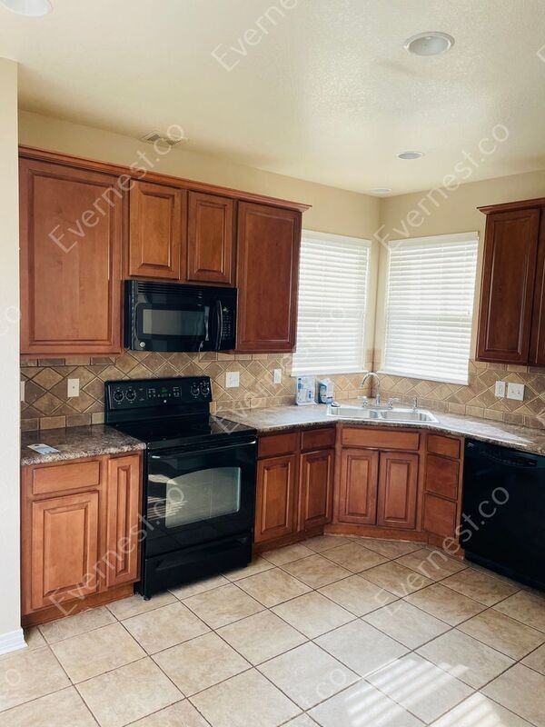 5339 Cornerstone Dr - Photo 2 of 31