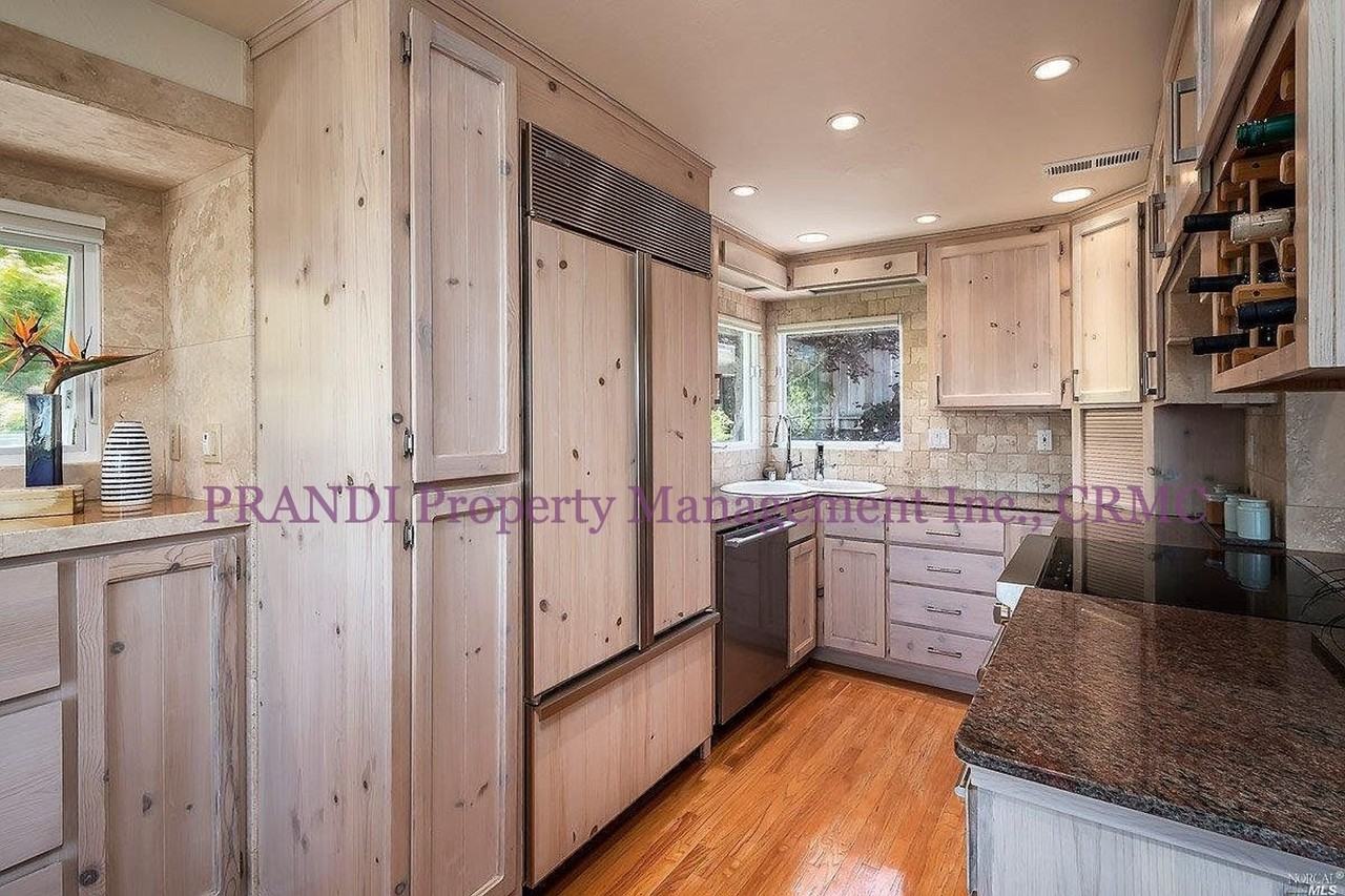 226 Rosemont Ave - Photo 3 of 36