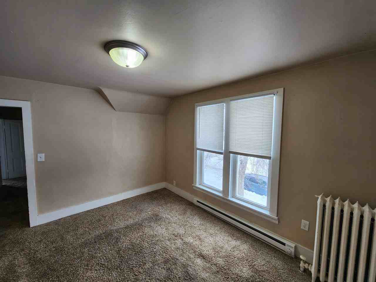 228 N Lawe St - Photo 3 of 10